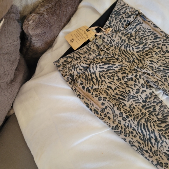 Democracy Ab technology cheetah jeggings brand new - Picture 7 of 7